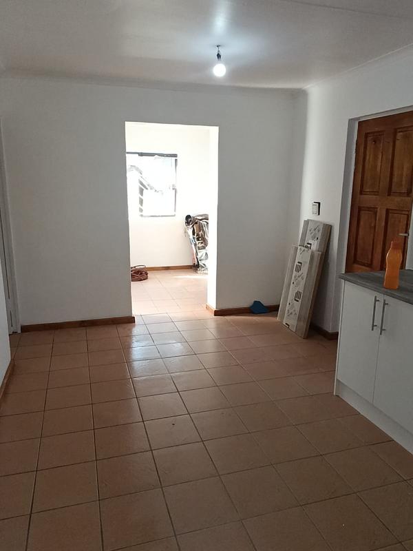 To Let 2 Bedroom Property for Rent in New Woodlands Western Cape